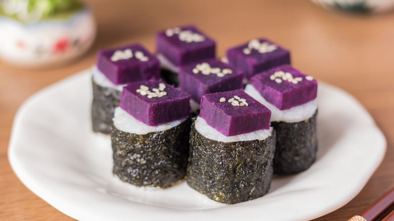 sushi à la patate douce violette