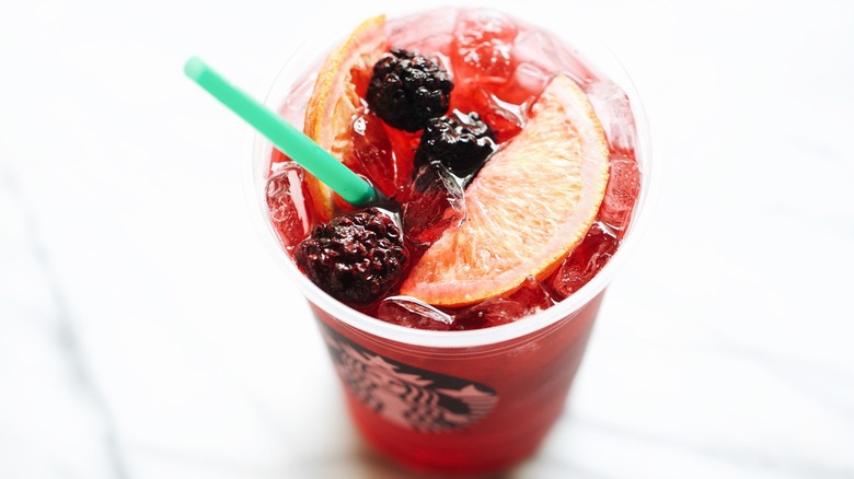 Thé Sangria aux baies Teavana de Starbucks