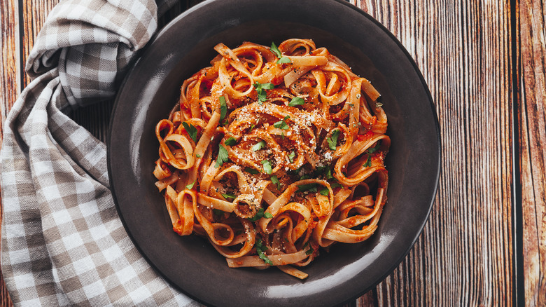 pâtes à la sauce tomate