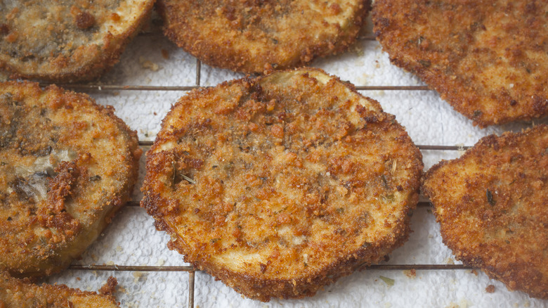 tranches d'aubergines panées et frites