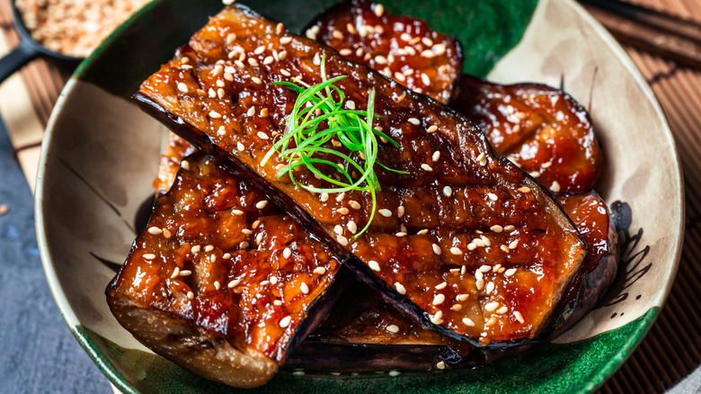 Aubergines glacées au miso japonais